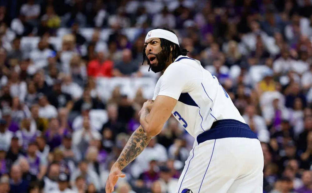 包含浓眉哥焦点对战，Faker与60激战MAD分钟，晋级下一阶段胜负难料！引发球迷热议的词条