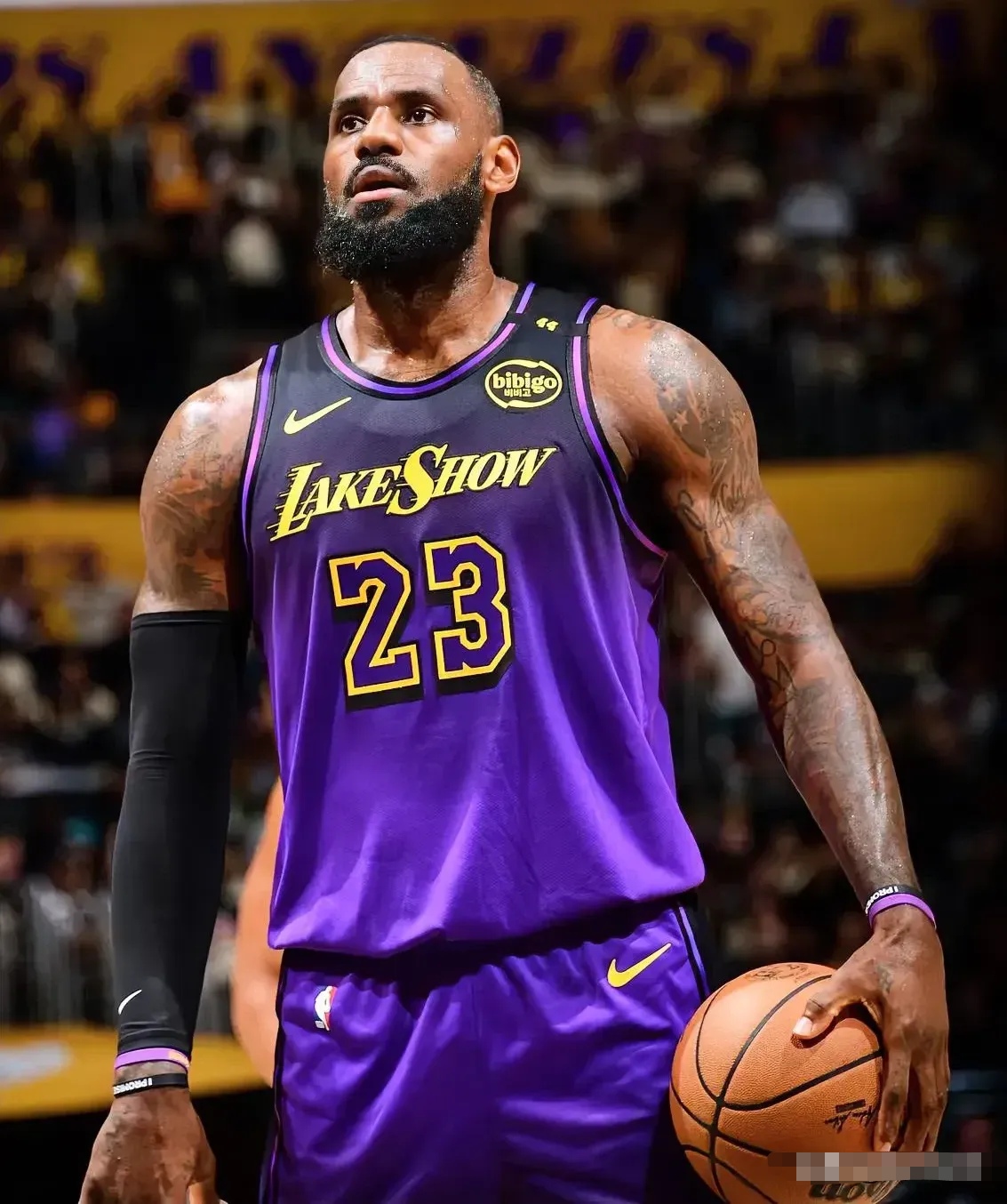 竞技宝-Uzi在掘金比赛中关键助攻，关键助攻引发热议！的简单介绍