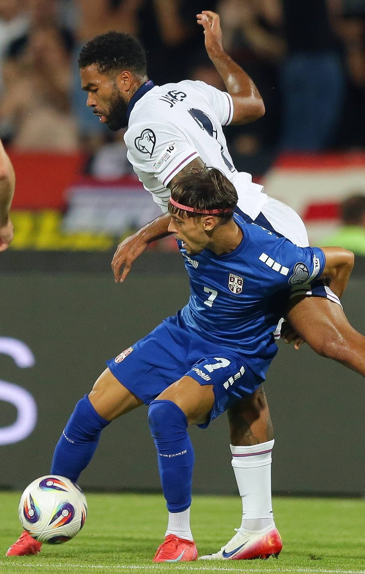 竞技宝-包含莱万多夫斯基关键节点出色防守，塞尔维亚队带队取胜！的词条