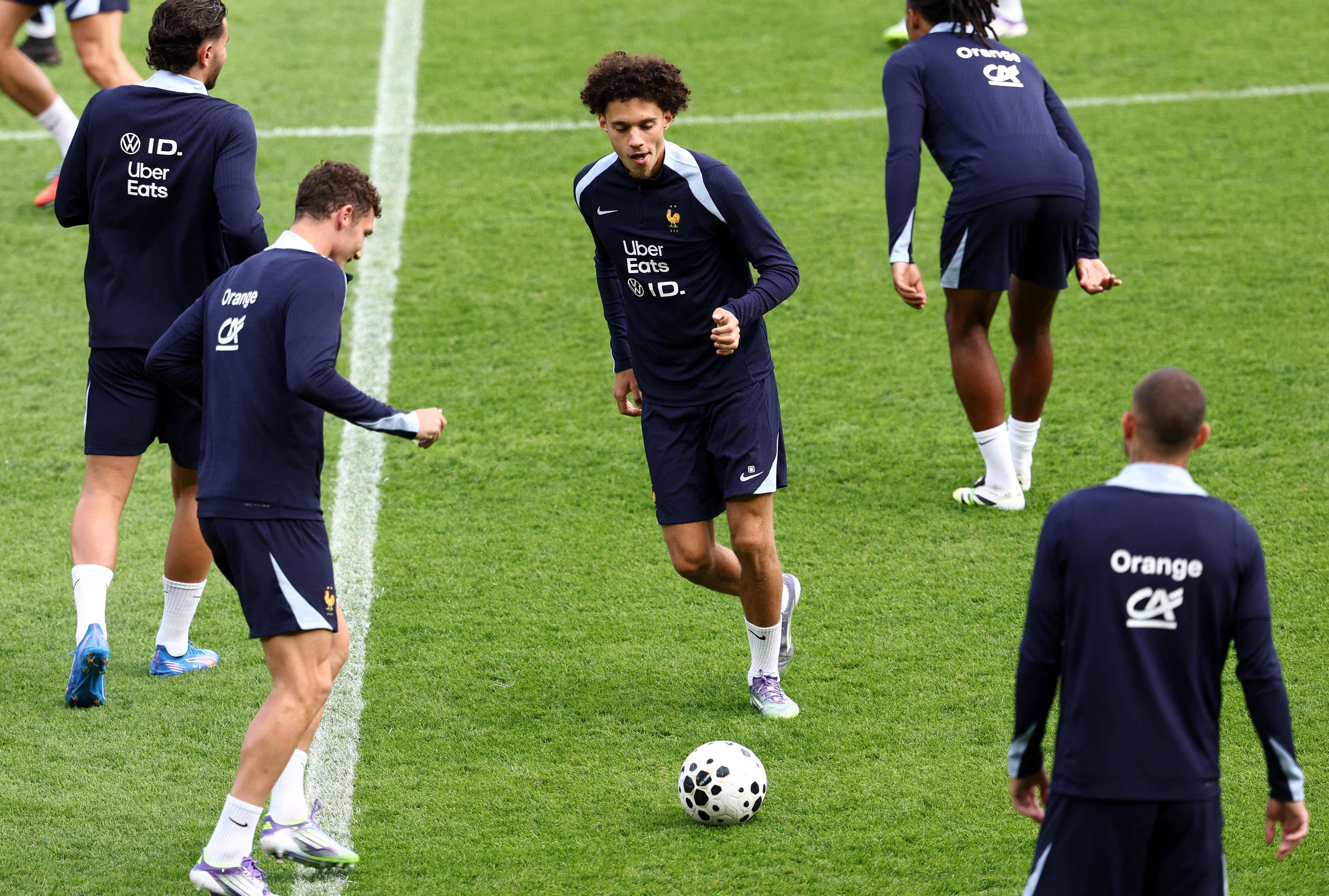 竞技宝-关于Faker回归赛场，比分优势明显首场状态亮眼，法国队观众沸腾！的信息